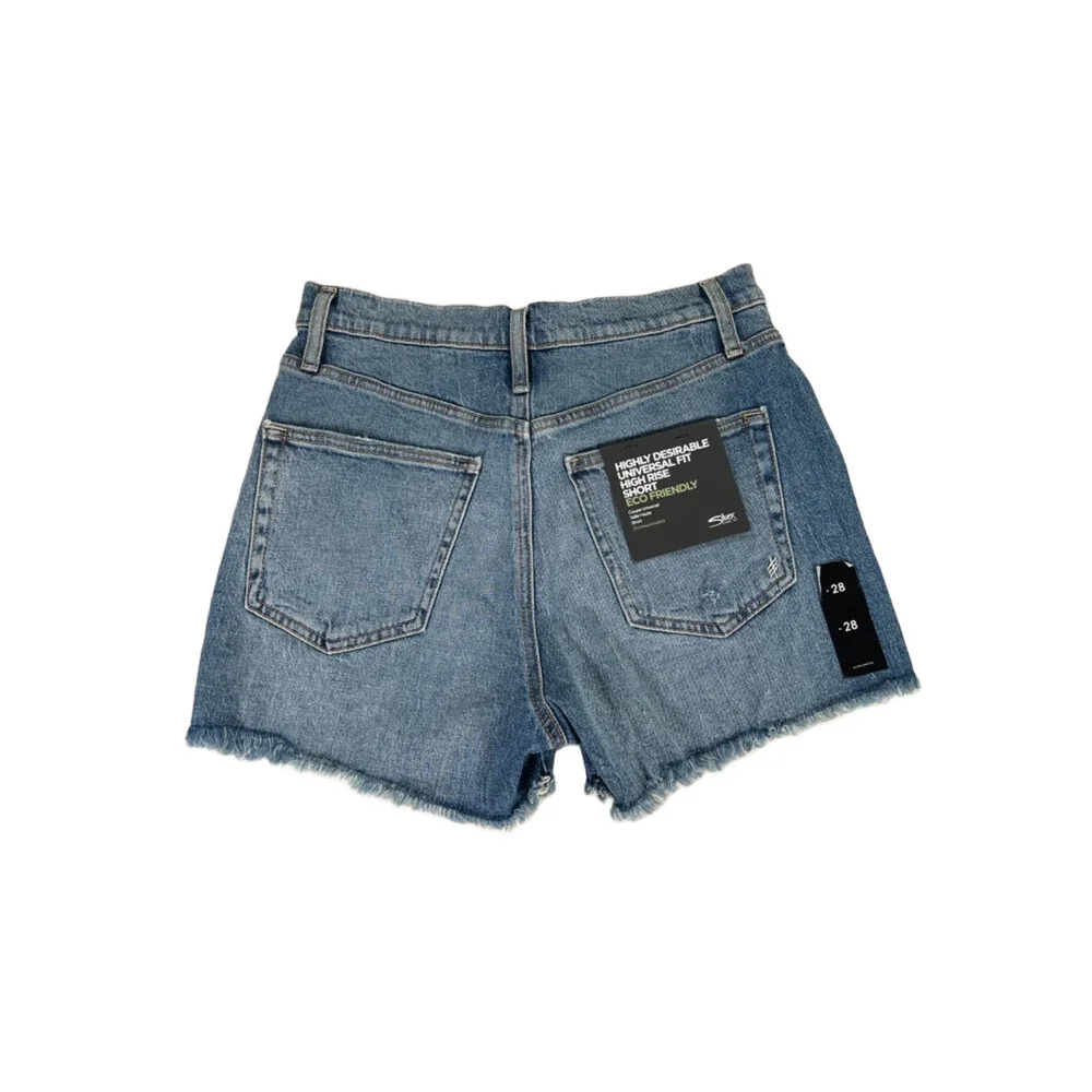Silver Women's Medium Wash Highly Desirable Cut Off Denim Jean Shorts - 28
